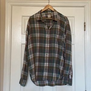 Men’s light flannel button down shirt